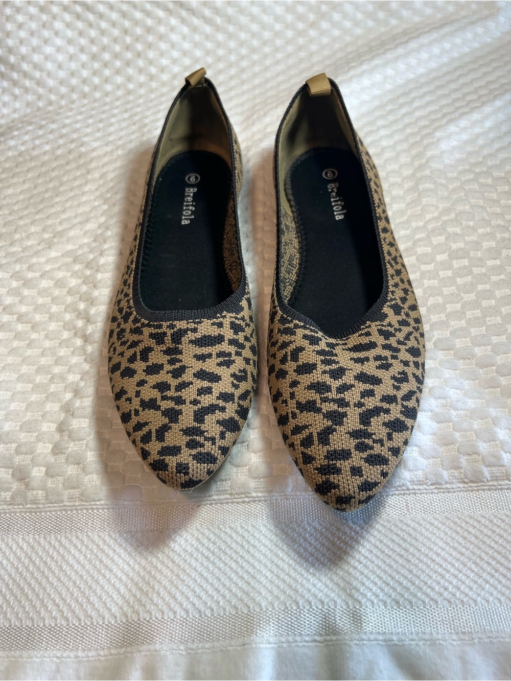 petite jolie Leopard Print Pointed Toe Flats - Tan & Black